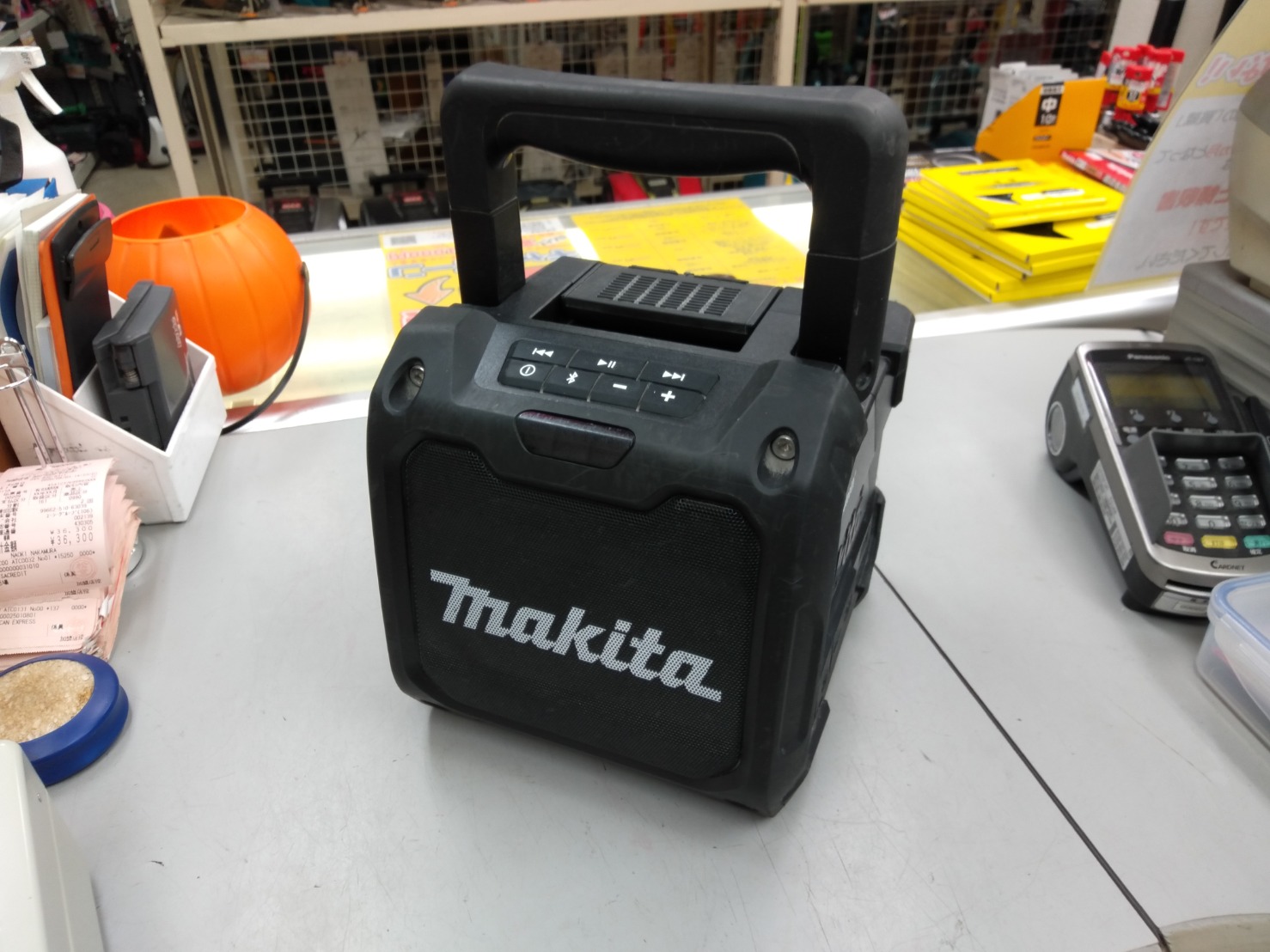 マキタの「充電式スピーカー MR200」の写真